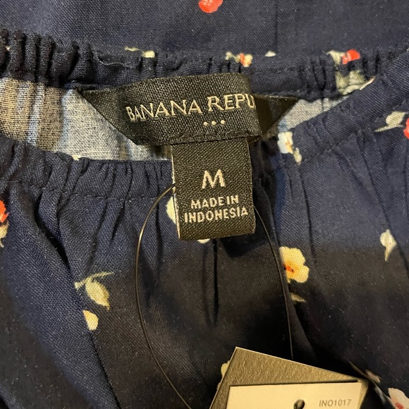 ⭐️⭐️SALE- 2 for $25⭐️⭐️ NWT Banana Rep Factory Nvy Floral Fit & Flare Dress Sz M - Picture 4 of 5